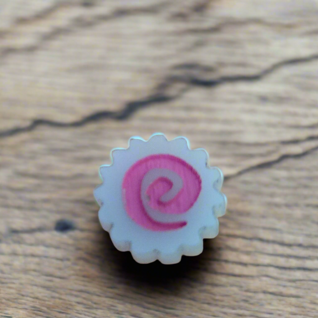Narutomaki Studs